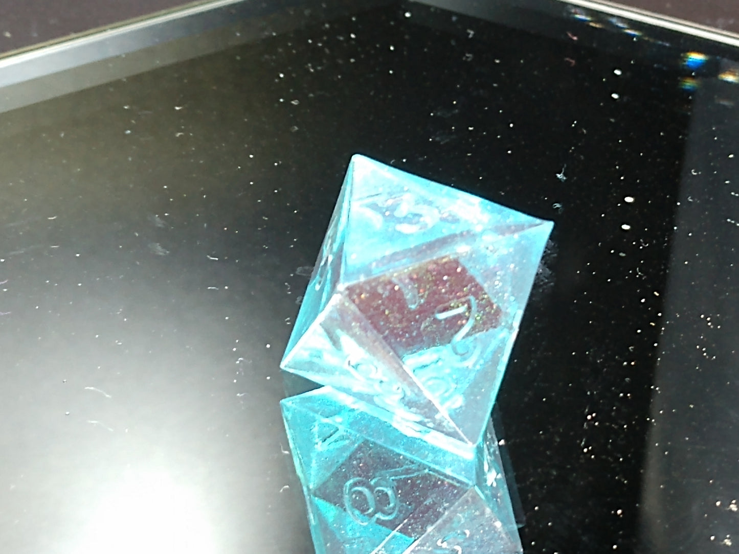 blue glitter d8